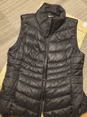 The North Face Women's Black Insulated Packable Down Vest